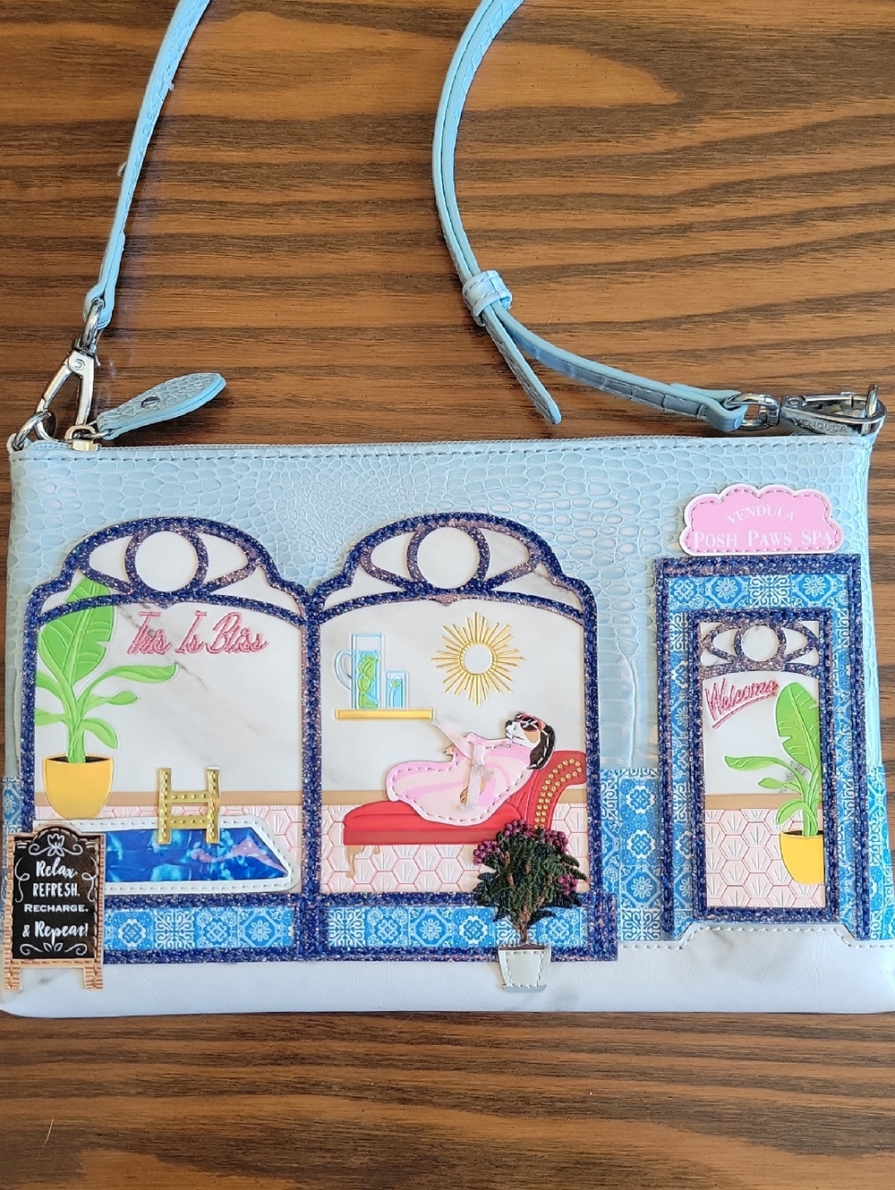 VENDULA LONDON Posh Paws Spa Crossbody Bag
